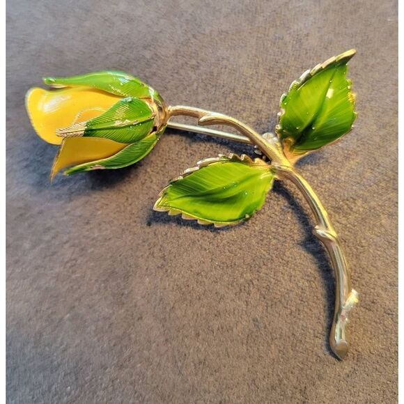 Signed Vintage Giovanni yellow rose with Gold accent flower brooch/pin - Picture 1 of 6